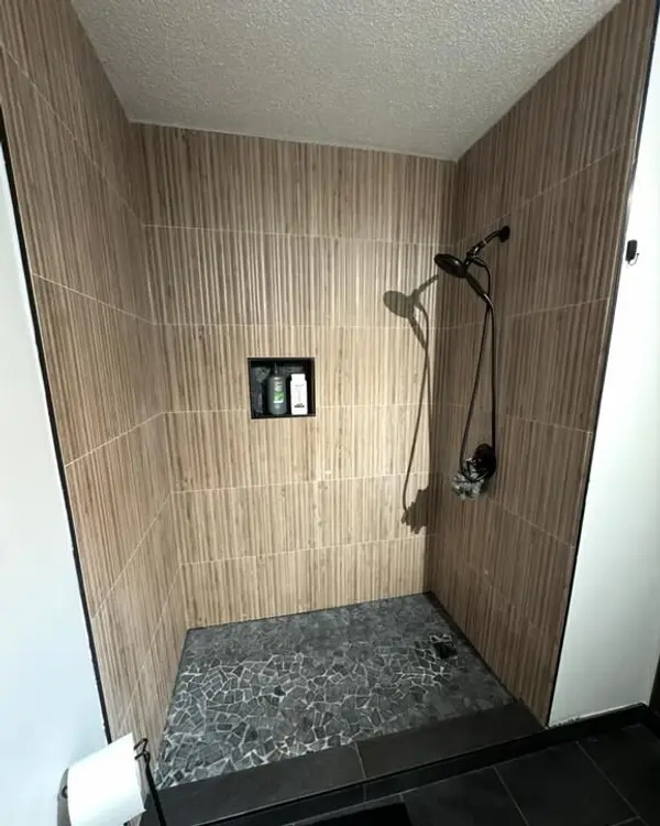 Bathrooms — photograph 007