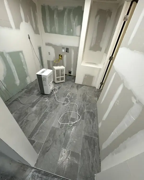 Bathrooms — photograph 012