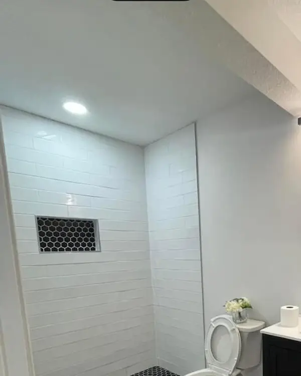 Bathrooms — photograph 018