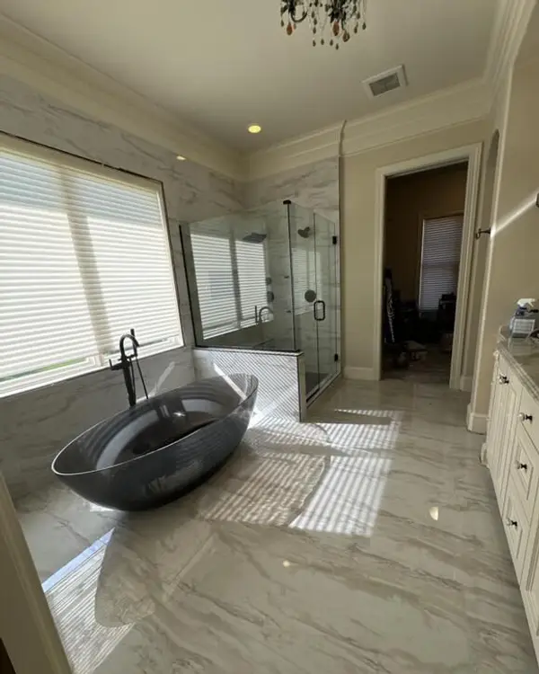 Bathrooms — photograph 019