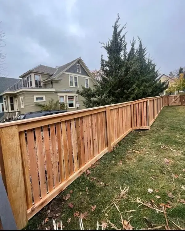 Fences & exteriors — photograph 078